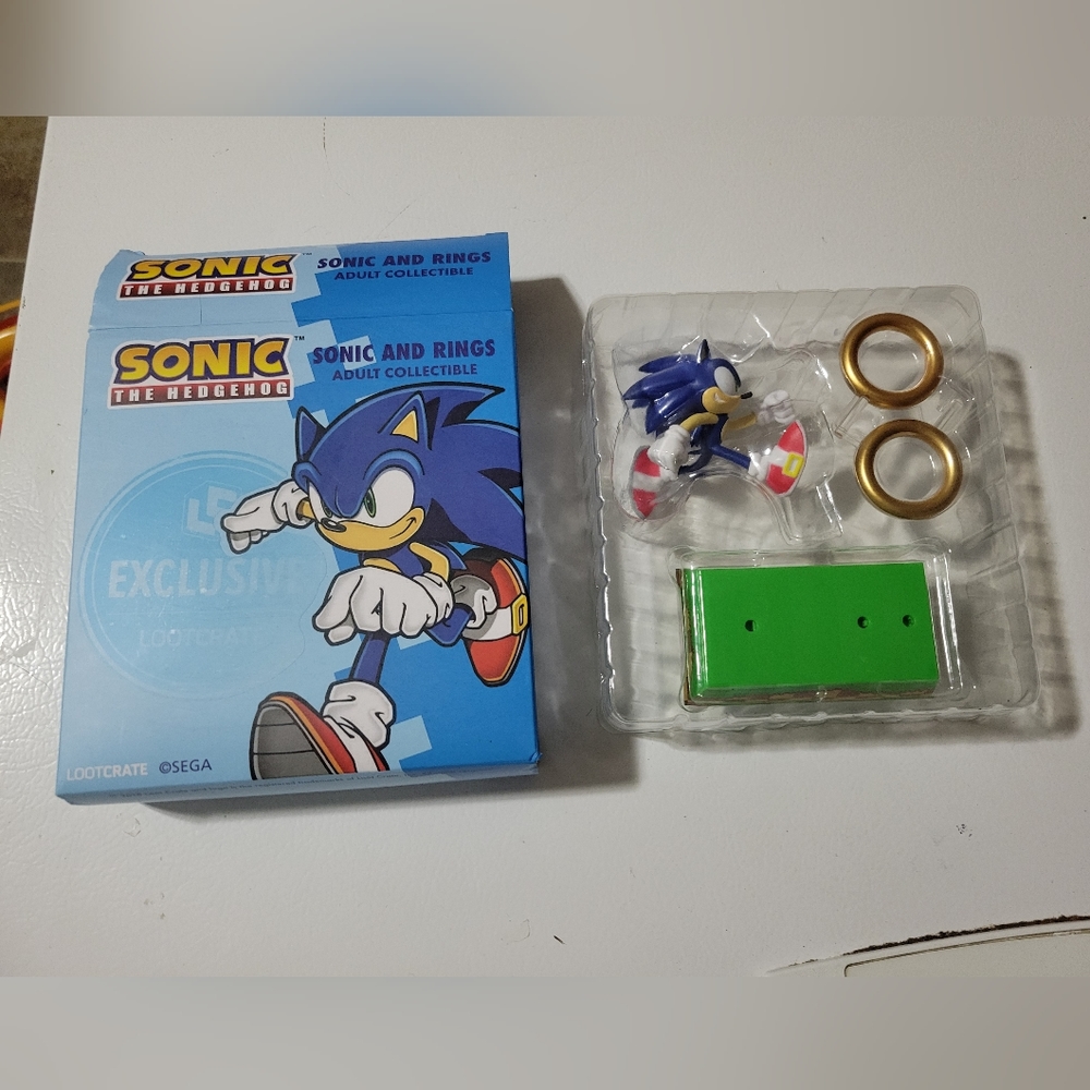 Sonic The Hedgehog Adult Collectible Sonic and Rings New